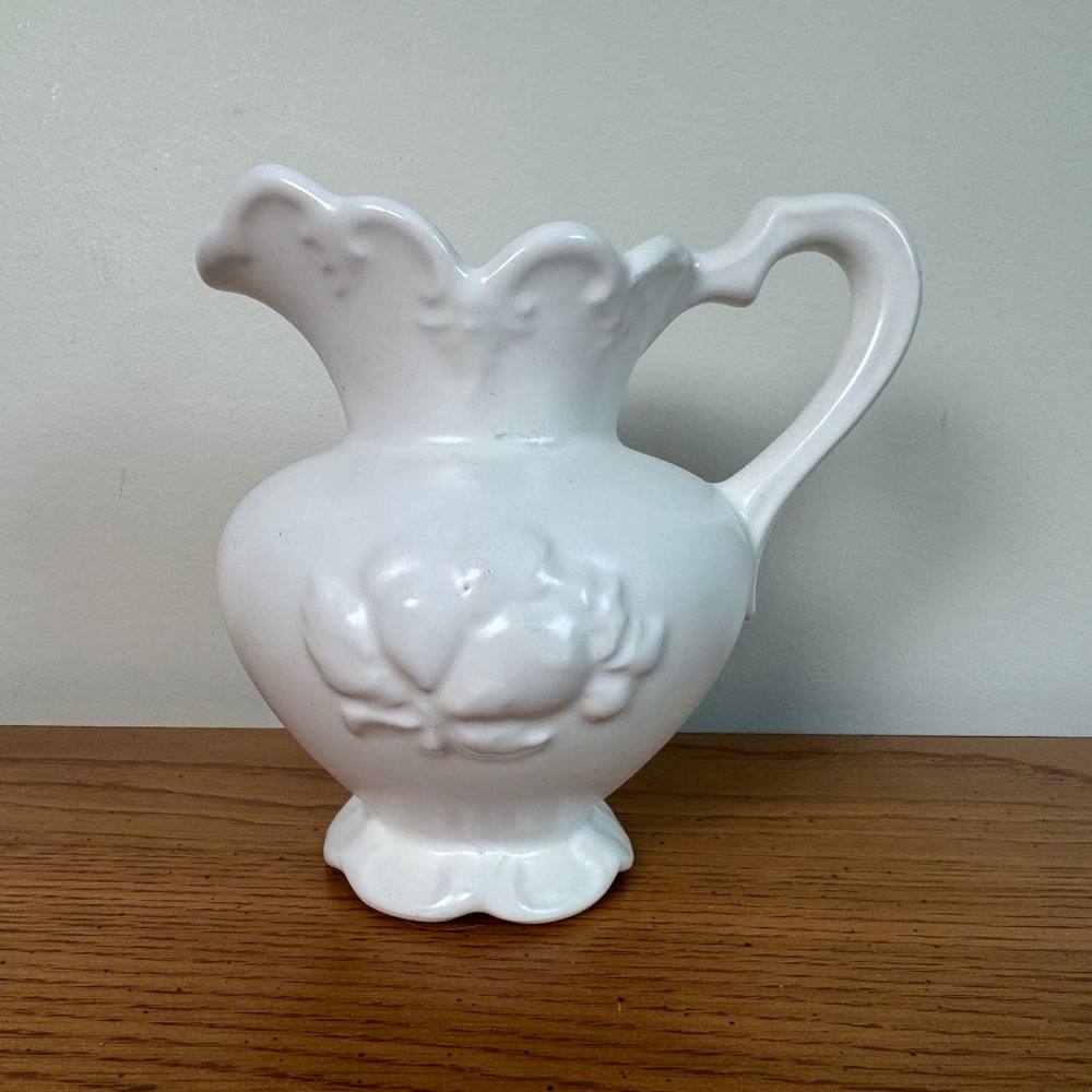 Vintage Haeger White Ceramic Floral Relief Pitcher Vase Scalloped Rim‎